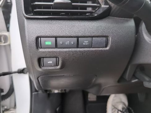 Used 2022 Nissan Sentra SR w/ SR Premium Package image 20