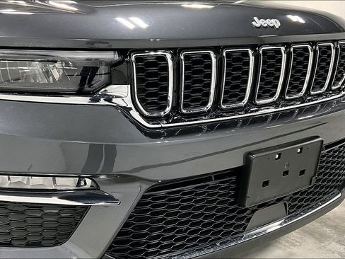Used 2025 Jeep Grand Cherokee Limited image 39