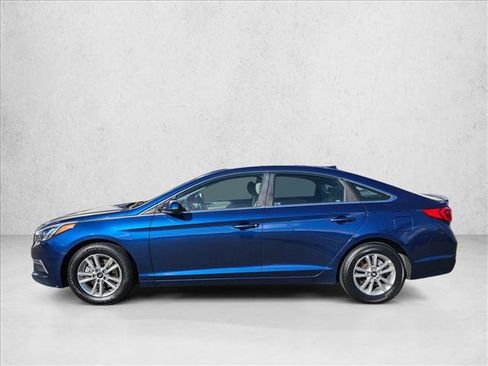 Used 2015 Hyundai Sonata SE image 2