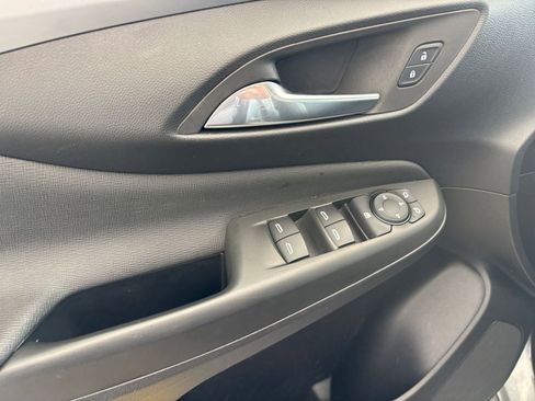 Used 2025 Buick Envista Preferred image 20