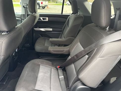 Used 2023 Ford Explorer XLT AWD/4WD image 24