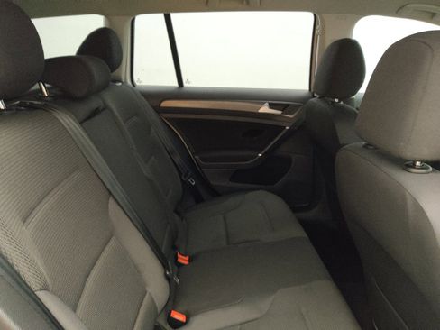 Used 2019 Volkswagen Golf S FWD image 19