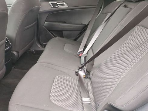 Used 2025 Kia Sportage LX image 22