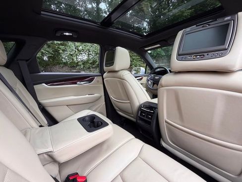Used 2018 Cadillac XT5 Premium Luxury w/ Driver Assist Package AWD/4WD image 26