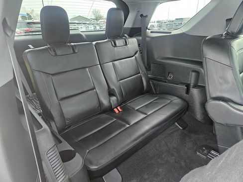 Used 2022 Ford Explorer XLT w/ Equipment Group 202A image 35