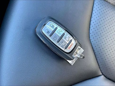 New 2026 Chrysler Pacifica Select w/ S Appearance Package image 32