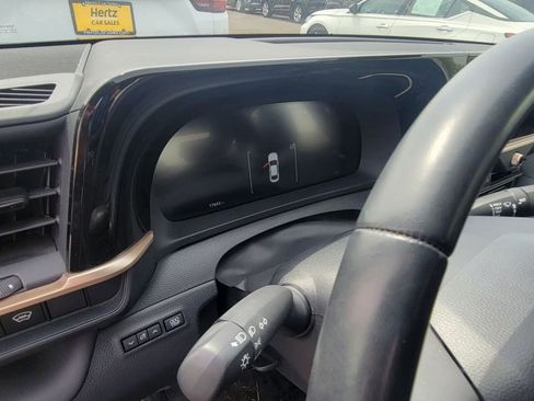 Used 2025 Toyota Crown XLE image 4