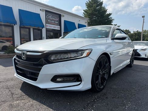 Used 2018 Honda Accord Touring image 1