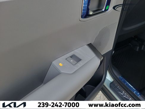New 2027 Kia Seltos S FWD image 13