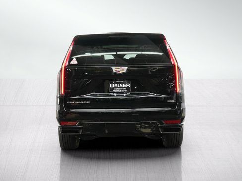 Used 2022 Cadillac Escalade Sport Platinum w/ Heavy-Duty Trailer Package AWD/4WD image 4