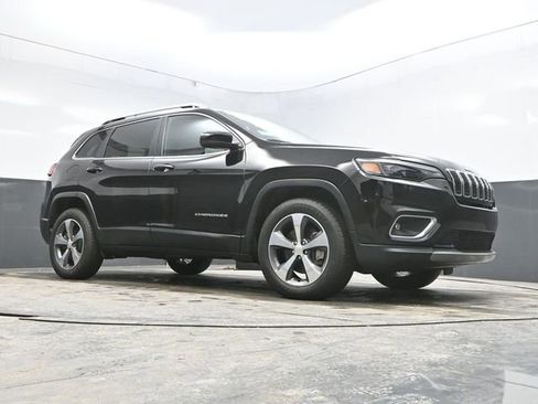 Used 2019 Jeep Cherokee Limited image 26