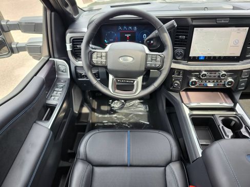 New 2026 Ford F250 Platinum w/ FX4 Off-Road Package AWD/4WD image 13