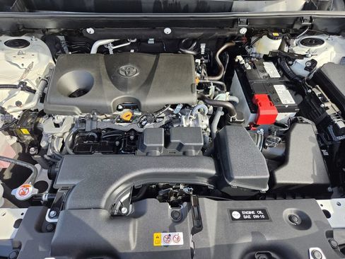 Used 2025 Toyota RAV4 XLE FWD image 31