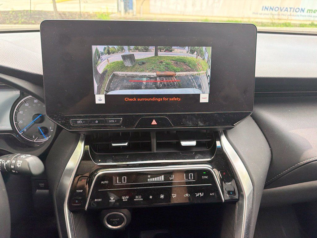 Used 2023 Toyota Venza Nightshade AWD/4WD image 13