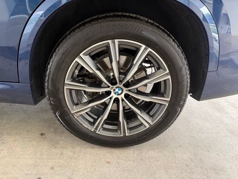 Used 2022 BMW X5 xDrive40i w/ M Sport Package AWD/4WD image 17