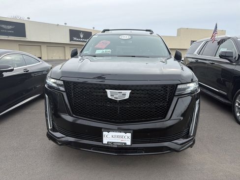 Certified 2023 Cadillac Escalade Sport w/ LPO, ONYX Package image 2