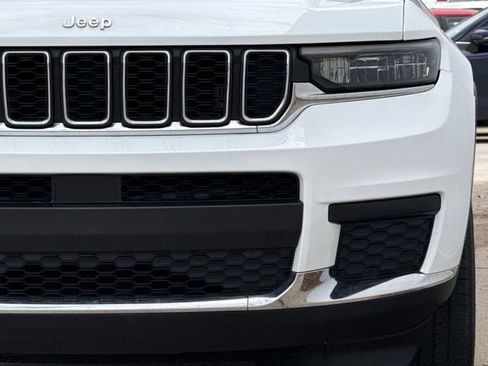 Used 2023 Jeep Grand Cherokee L Laredo image 8