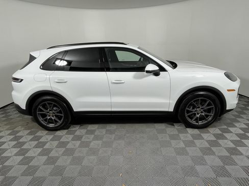 Certified 2026 Porsche Cayenne AWD/4WD image 8