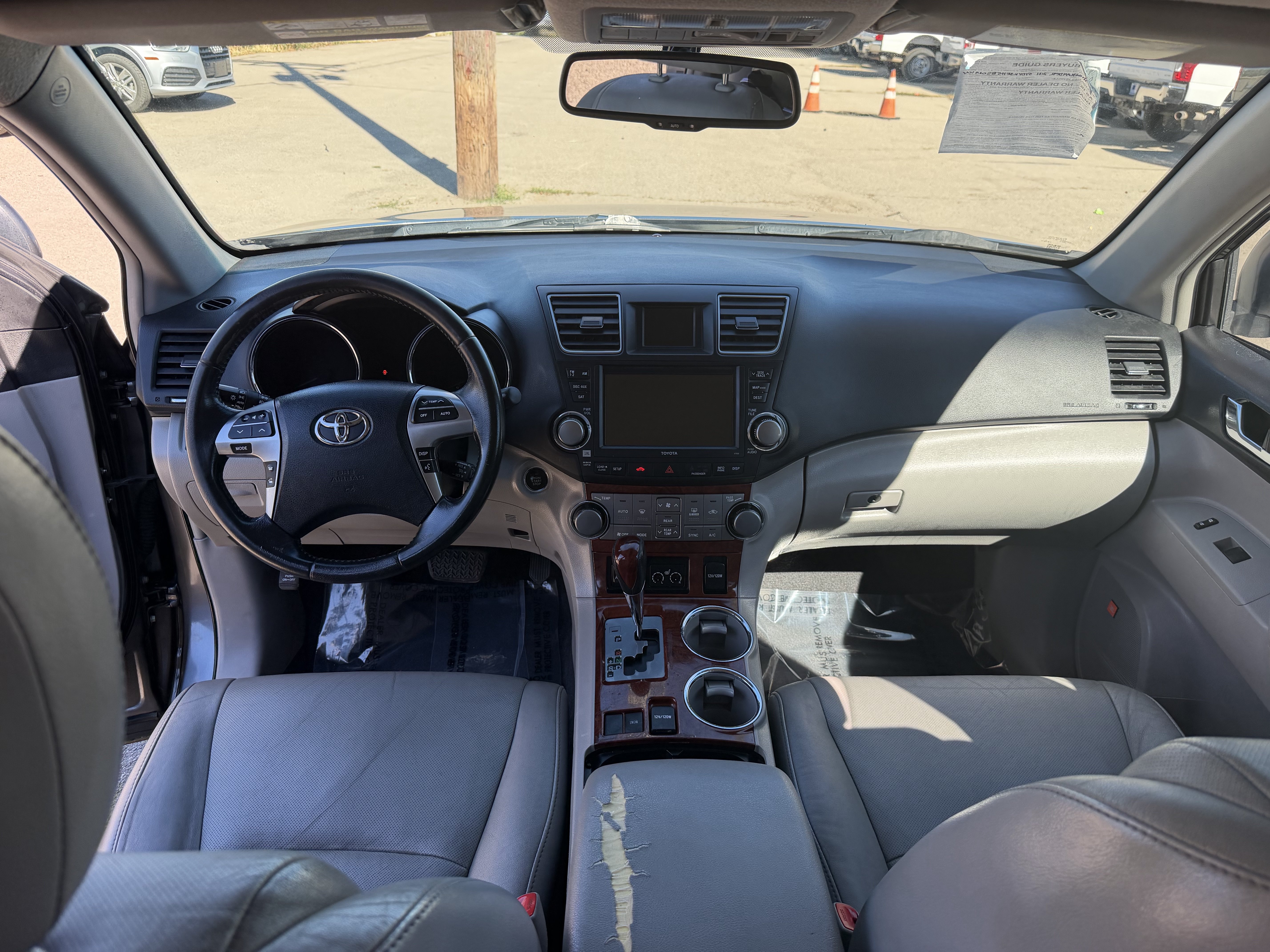 Used 2011 Toyota Highlander Limited w/ Tow Pkg FWD image 18