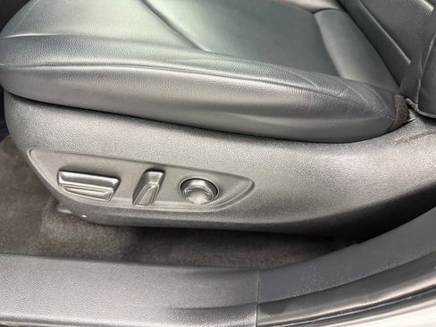 Used 2023 Toyota Highlander XLE image 27