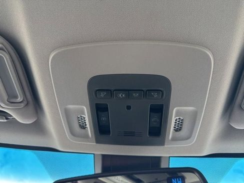 Used 2018 Toyota Camry XLE FWD image 25