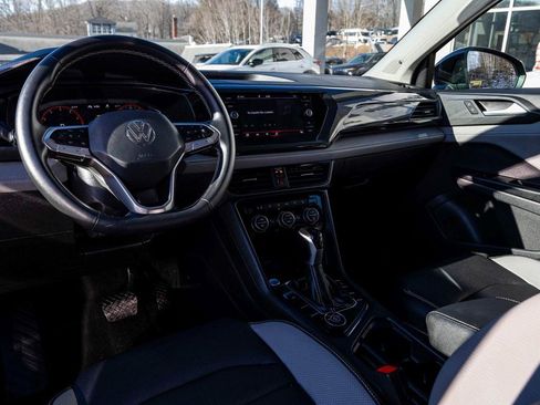Used 2023 Volkswagen Taos SEL image 17