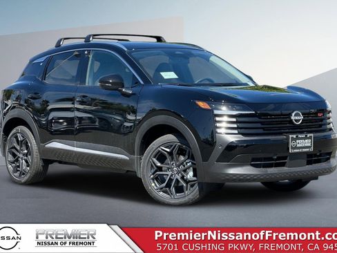 New 2025 Nissan Kicks SR image 1