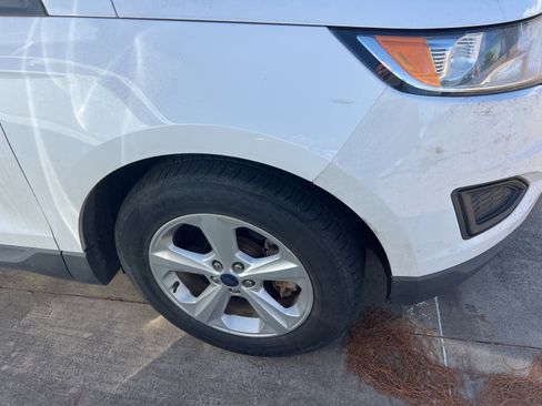 Used 2017 Ford Edge SE image 4