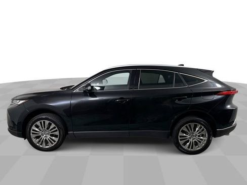 Used 2023 Toyota Venza XLE AWD/4WD image 5