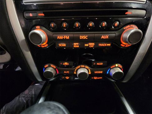 Used 2015 Nissan Pathfinder SV image 19