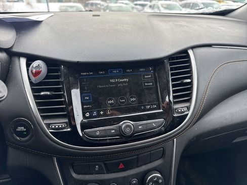 Used 2019 Chevrolet Trax LT w/ LT Convenience Package image 25