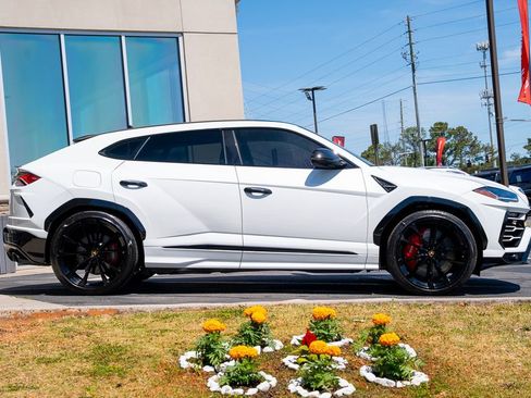 Used 2022 Lamborghini Urus AWD/4WD image 9