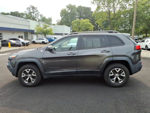 Used 2014 Jeep Cherokee Trailhawk w/ Technology Group AWD/4WD image 4