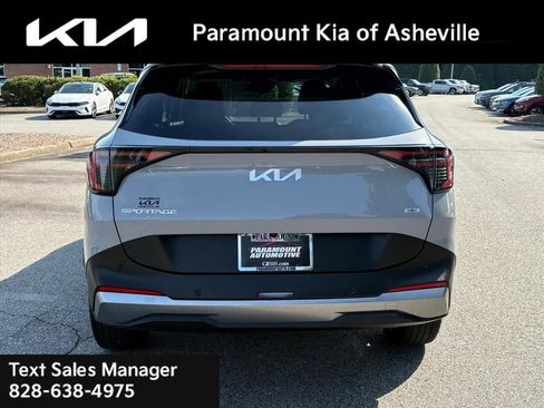 Certified 2026 Kia Sportage EX w/ EX Panoramic Sunroof Package AWD/4WD image 5