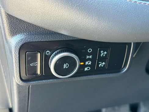 Used 2025 Ford Explorer Active w/ Active Comfort Package image 28