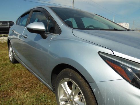 Used 2018 Chevrolet Cruze LT w/ Leather Package image 20