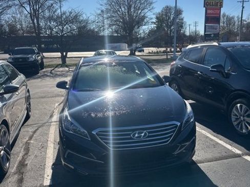 Used 2016 Hyundai Sonata SE w/ Cargo Package image 5