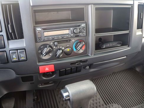 Used 2024 Isuzu NPR image 19