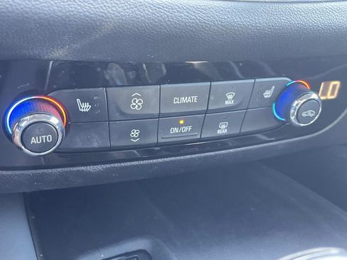 Used 2021 Buick Enclave Essence w/ Sound and Sites Package image 25