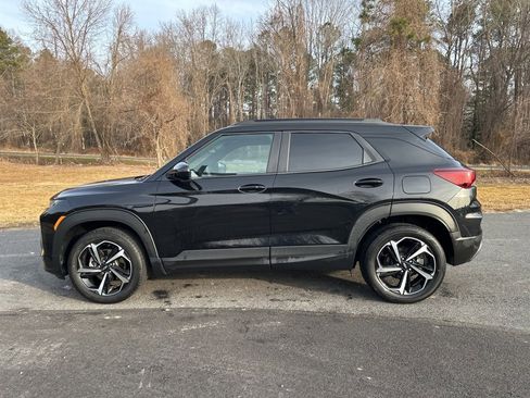 Used 2023 Chevrolet TrailBlazer RS w/ Sun and Liftgate Package image 8