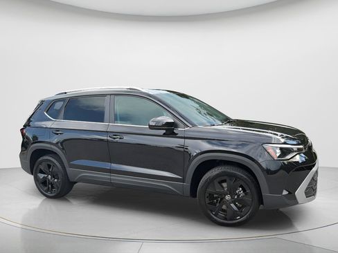 New 2026 Volkswagen Taos SE FWD image 5