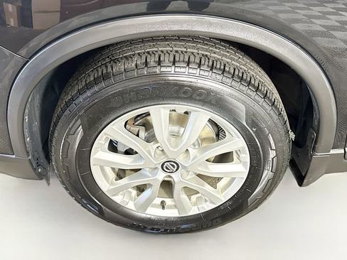 Used 2019 Nissan Rogue SV AWD/4WD image 4