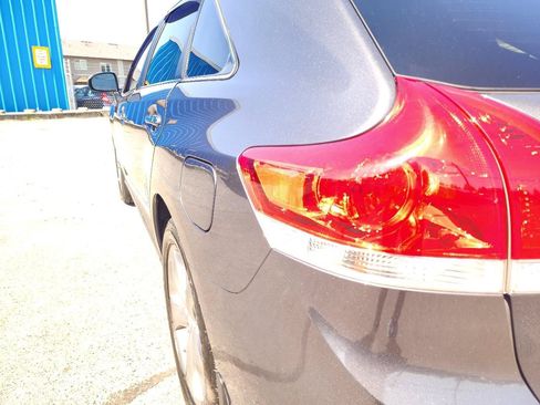 Used 2010 Toyota Venza AWD w/ Premium Pkg #2 image 38