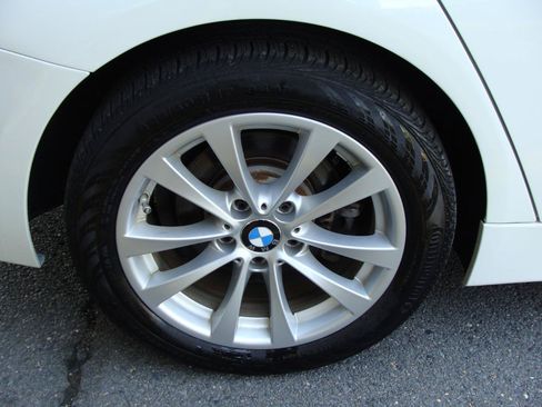 Used 2017 BMW 320i xDrive Sedan AWD/4WD image 39