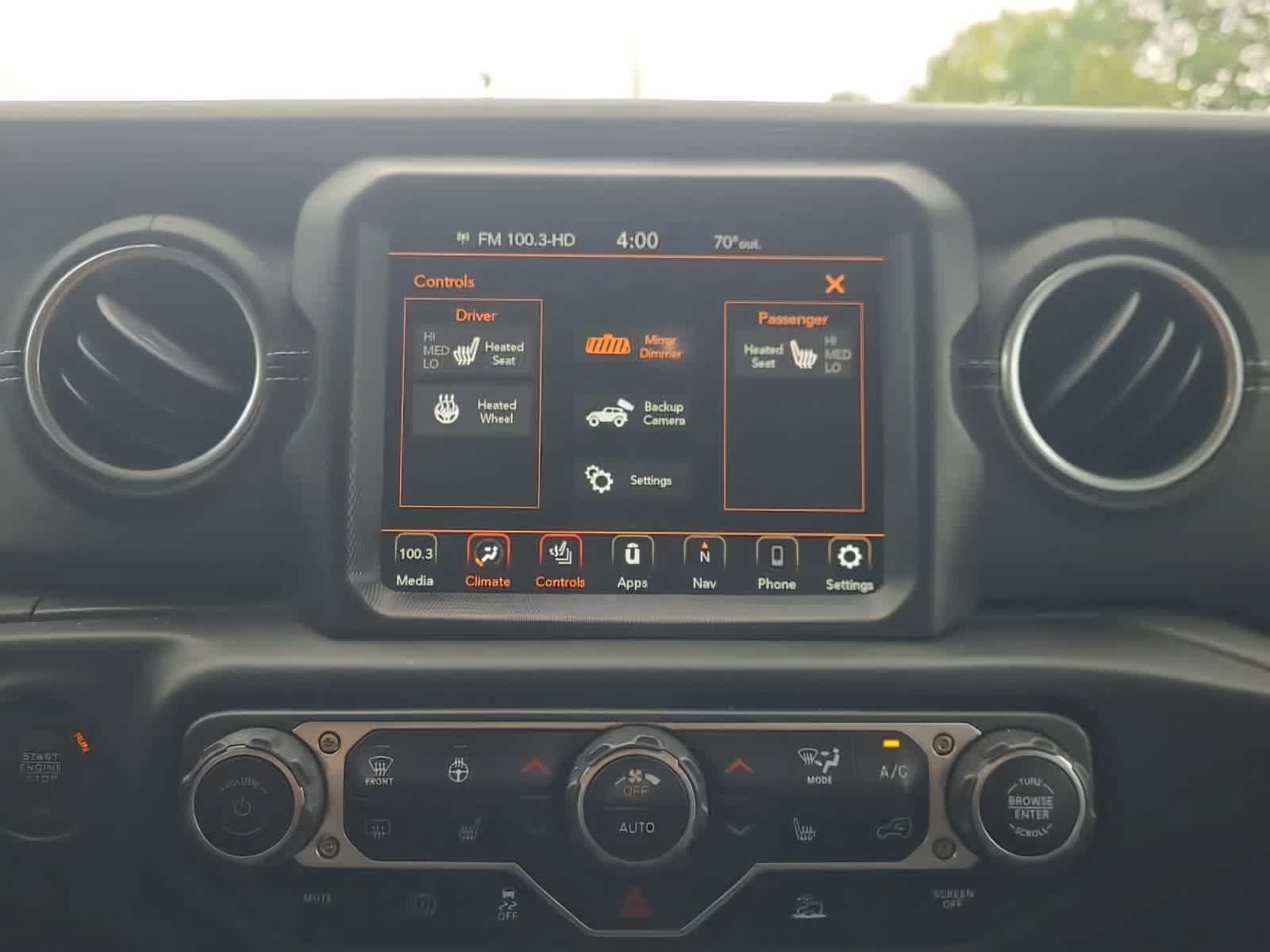 Used 2023 Jeep Wrangler Unlimited Sahara w/ Cold Weather Group AWD/4WD image 19