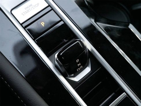 Used 2024 Volkswagen Atlas SE image 24