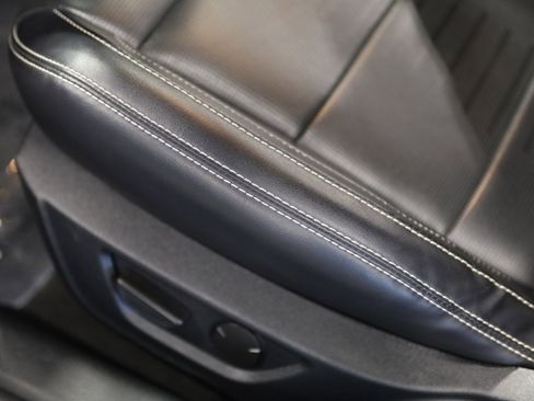 Used 2020 Ford Mustang Shelby GT500 w/ Technology Package RWD image 18
