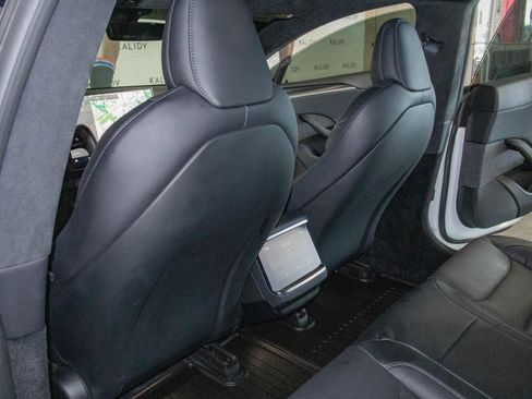 Used 2021 Tesla Model S Plaid image 10