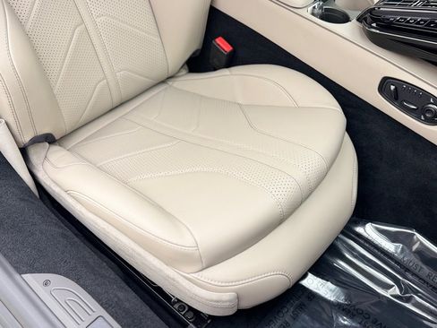 New 2025 Aston Martin V8 Vantage Coupe image 15