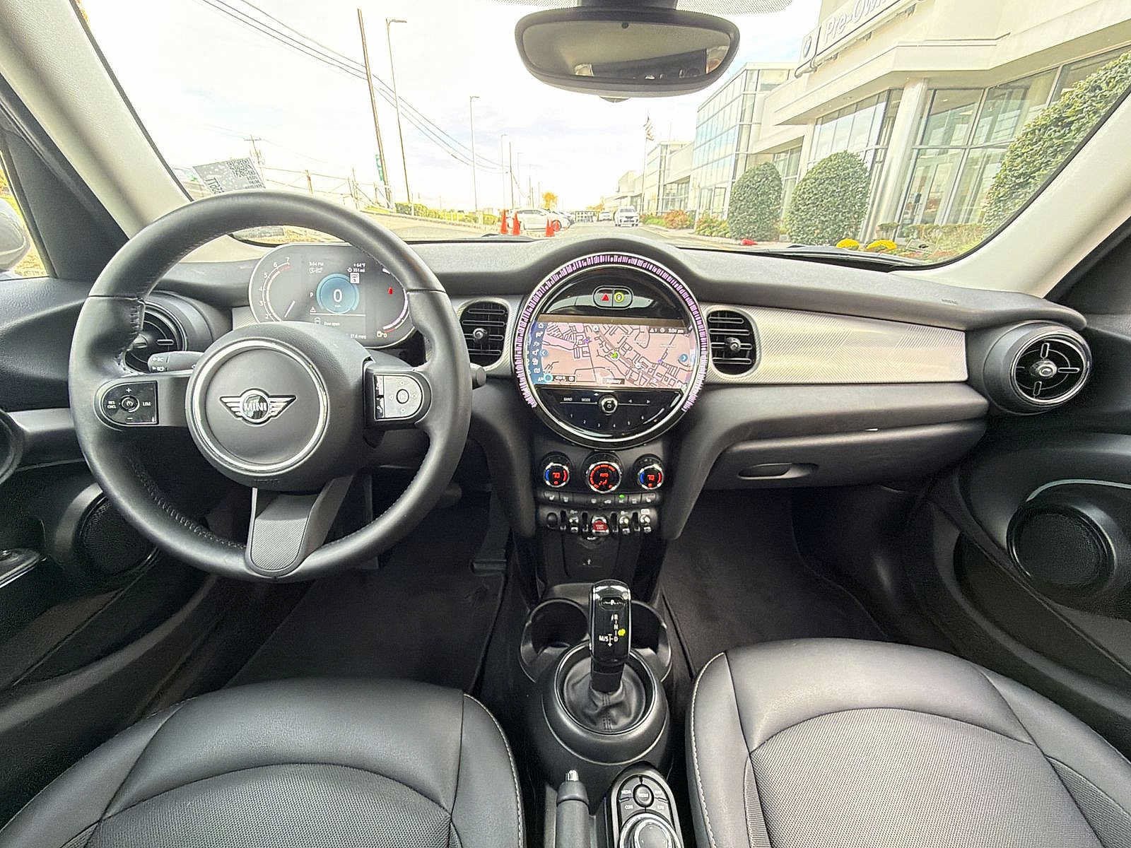 Used 2024 MINI Cooper 4-Door Hardtop FWD image 18
